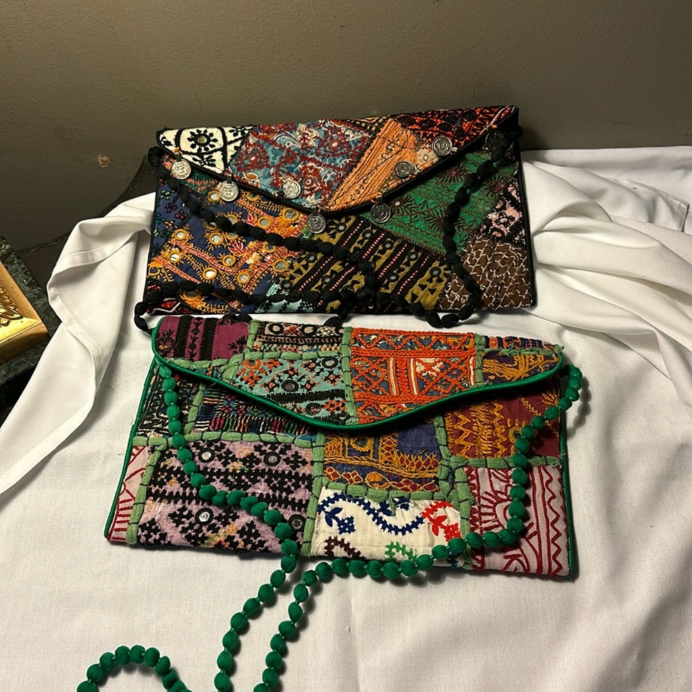 2 vinta handm bags